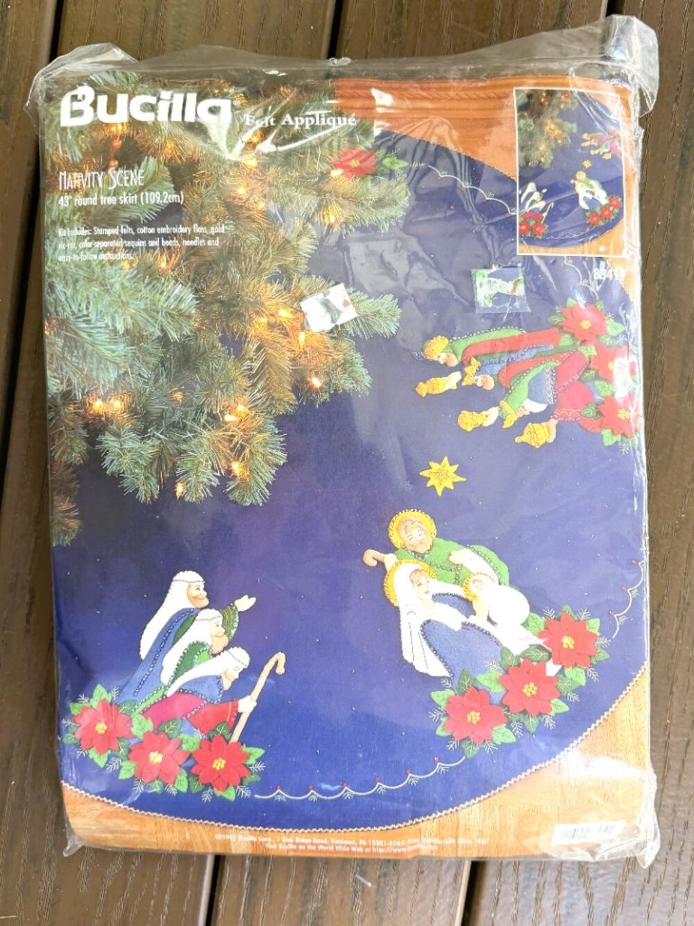 Brand New Bucilla Felt Appliqué Nativity Scene 43" Round Xmas Tree Skirt #83419